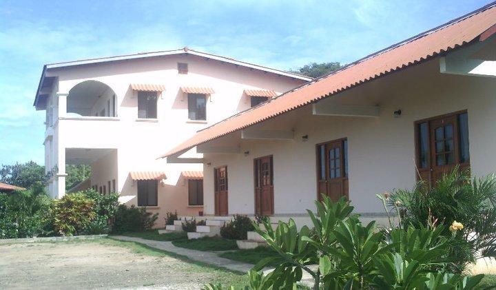 Casa Loma Hotel Pedasi Town Exterior photo